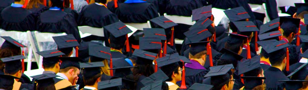 Photos de chapeaux d'étudiants diplômés